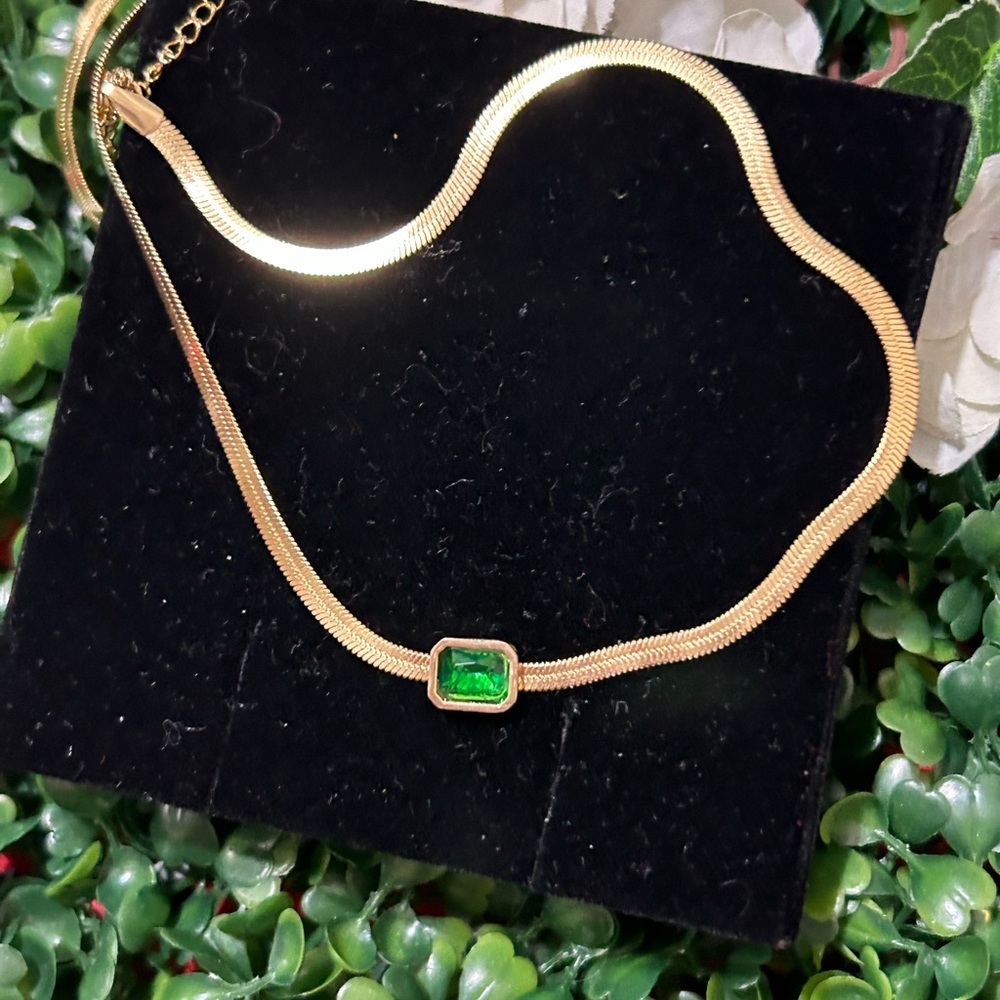 Elegant Gold Necklace with Green Gemstone stainless